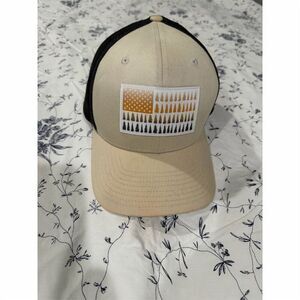 Columbia Unisex Mesh Tree Flag Trucker Cap Multicolor L Casual Hat